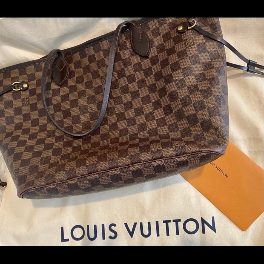 Authentic Louis Vuitton MM Neverfull